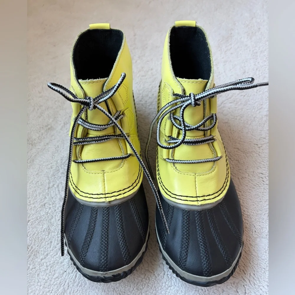 Sorel Out And About Yellow and Black Winter or Rain Boots Women Size 9